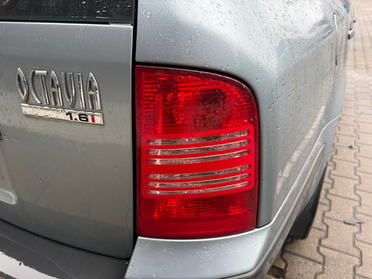 Skoda Octavia 1U original Rücklicht Rückleuchte rechts Kombi BJ03